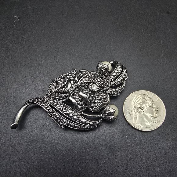 Kenneth Jay Lane for Avon Brooch Silver Tone Flower 1989 Renaissance Collection - Picture 6 of 9